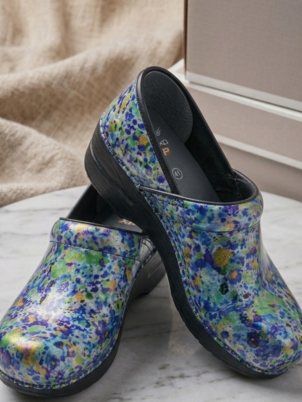 Dansko XP 2.0 Clogs - Paint
Splatter Patent (Size 41) woman's US size 10.5-11